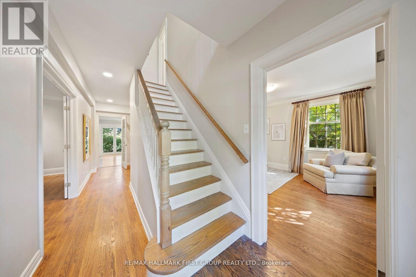 257 Roseland Crescent, Burlington, Ontario  L7N 1S4 - Photo 21 - W12594654