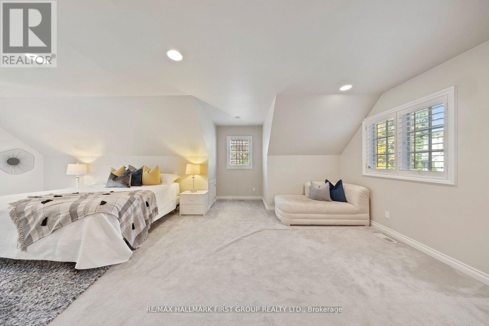 257 Roseland Crescent, Burlington, Ontario  L7N 1S4 - Photo 25 - W12594654