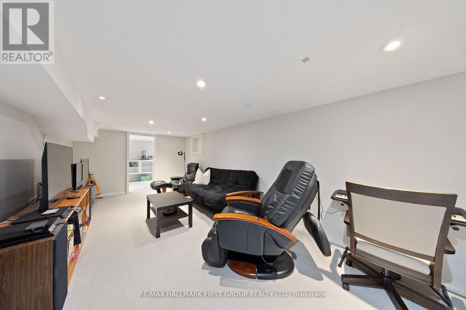 257 Roseland Crescent, Burlington, Ontario  L7N 1S4 - Photo 43 - W12594654