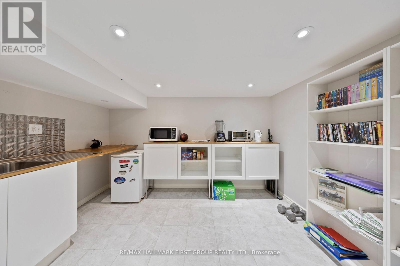 257 Roseland Crescent, Burlington, Ontario  L7N 1S4 - Photo 44 - W12594654