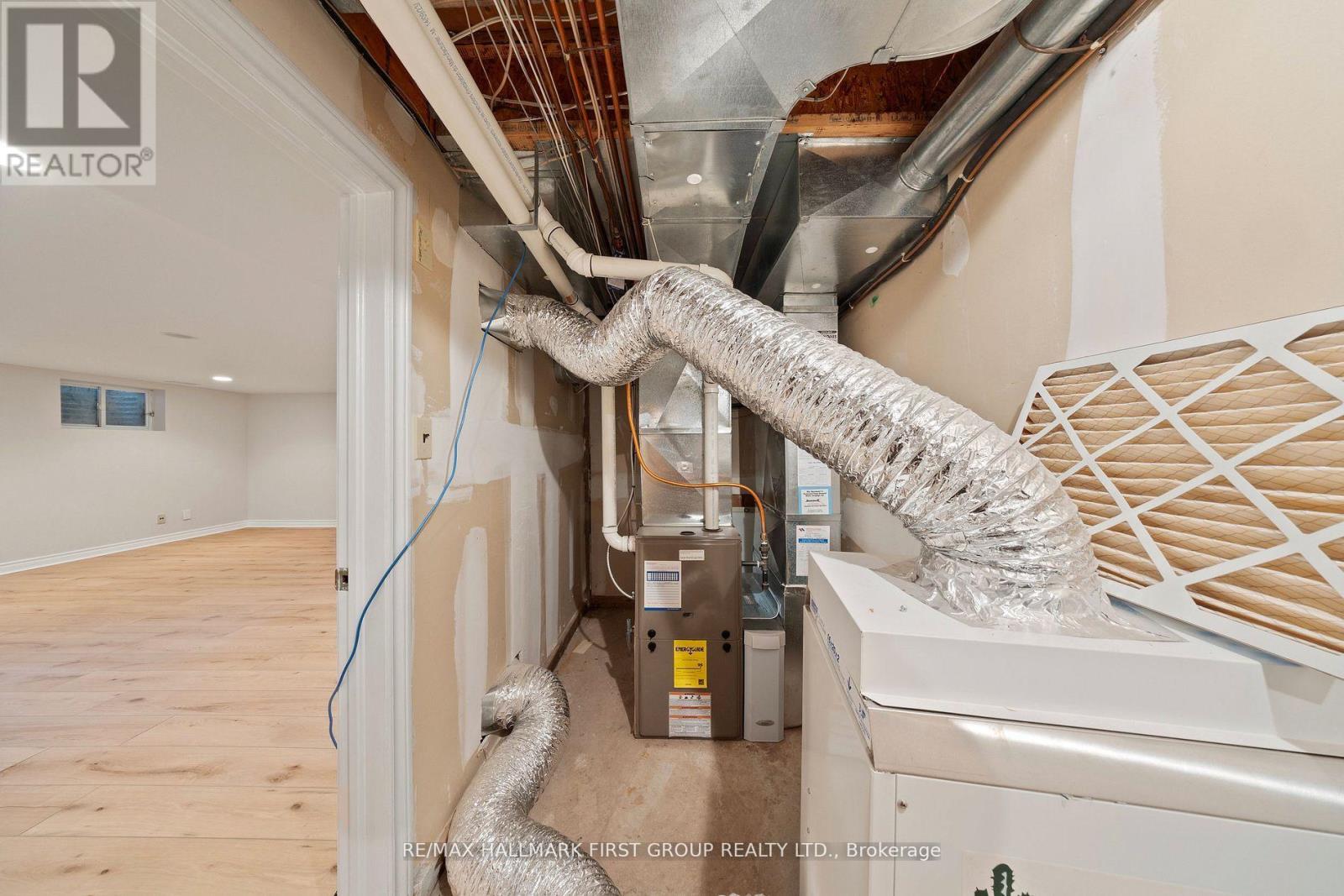 257 Roseland Crescent, Burlington, Ontario  L7N 1S4 - Photo 48 - W12594654