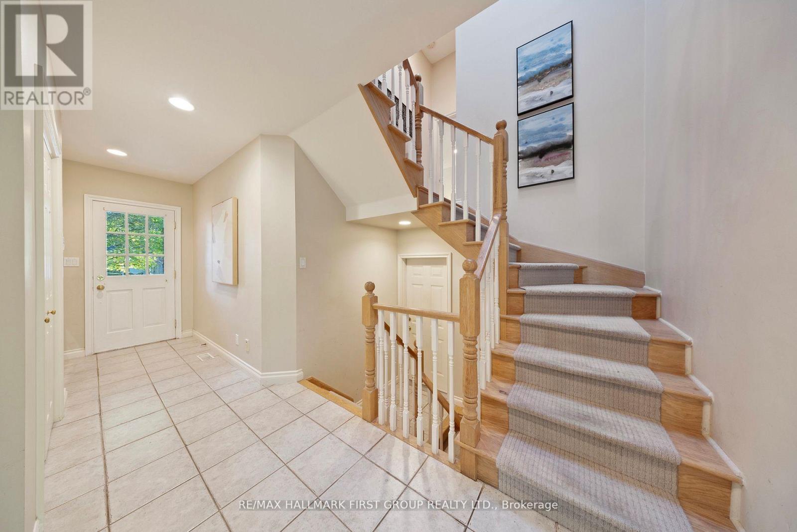 257 Roseland Crescent, Burlington, Ontario  L7N 1S4 - Photo 6 - W12594654