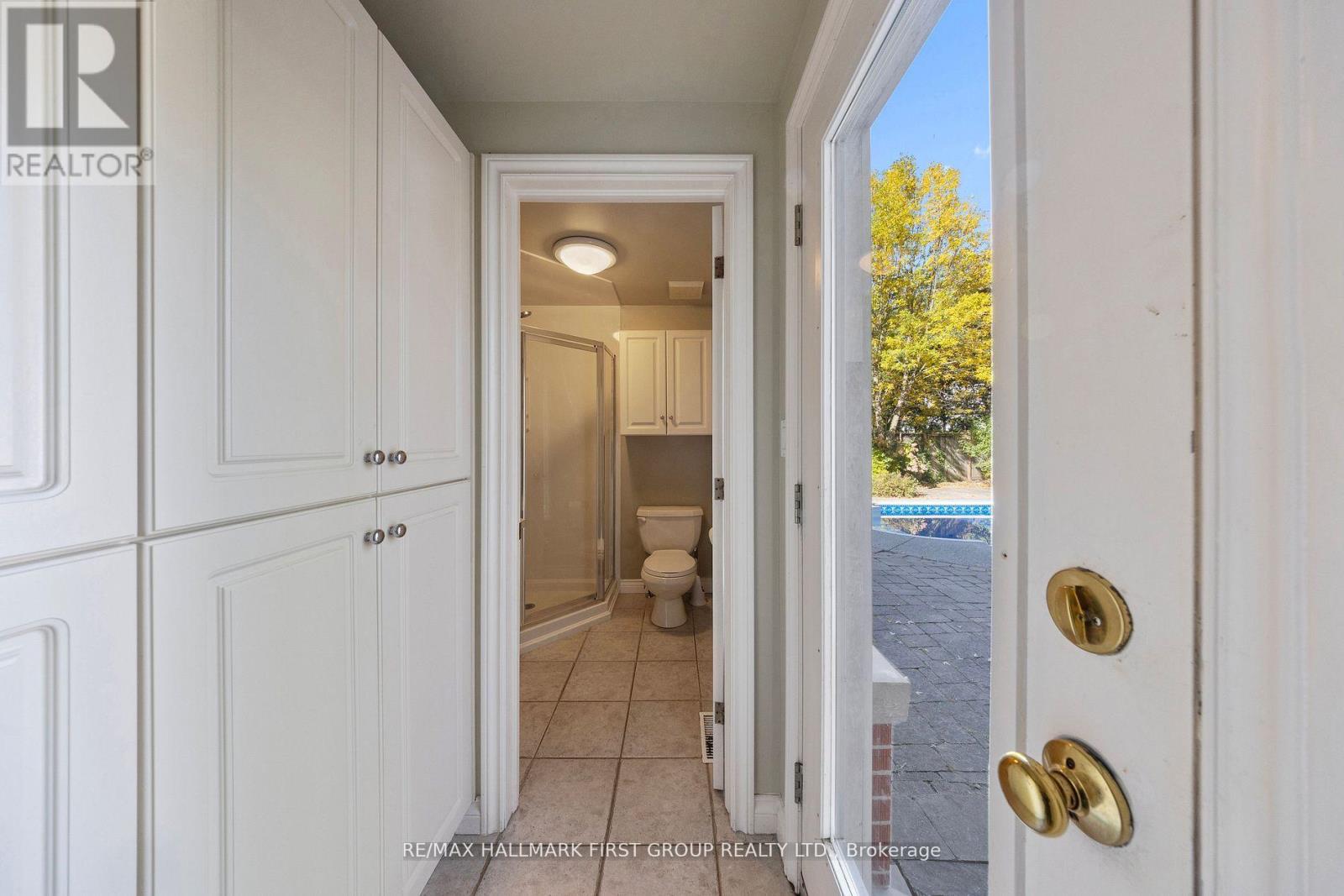 257 Roseland Crescent, Burlington, Ontario  L7N 1S4 - Photo 9 - W12594654