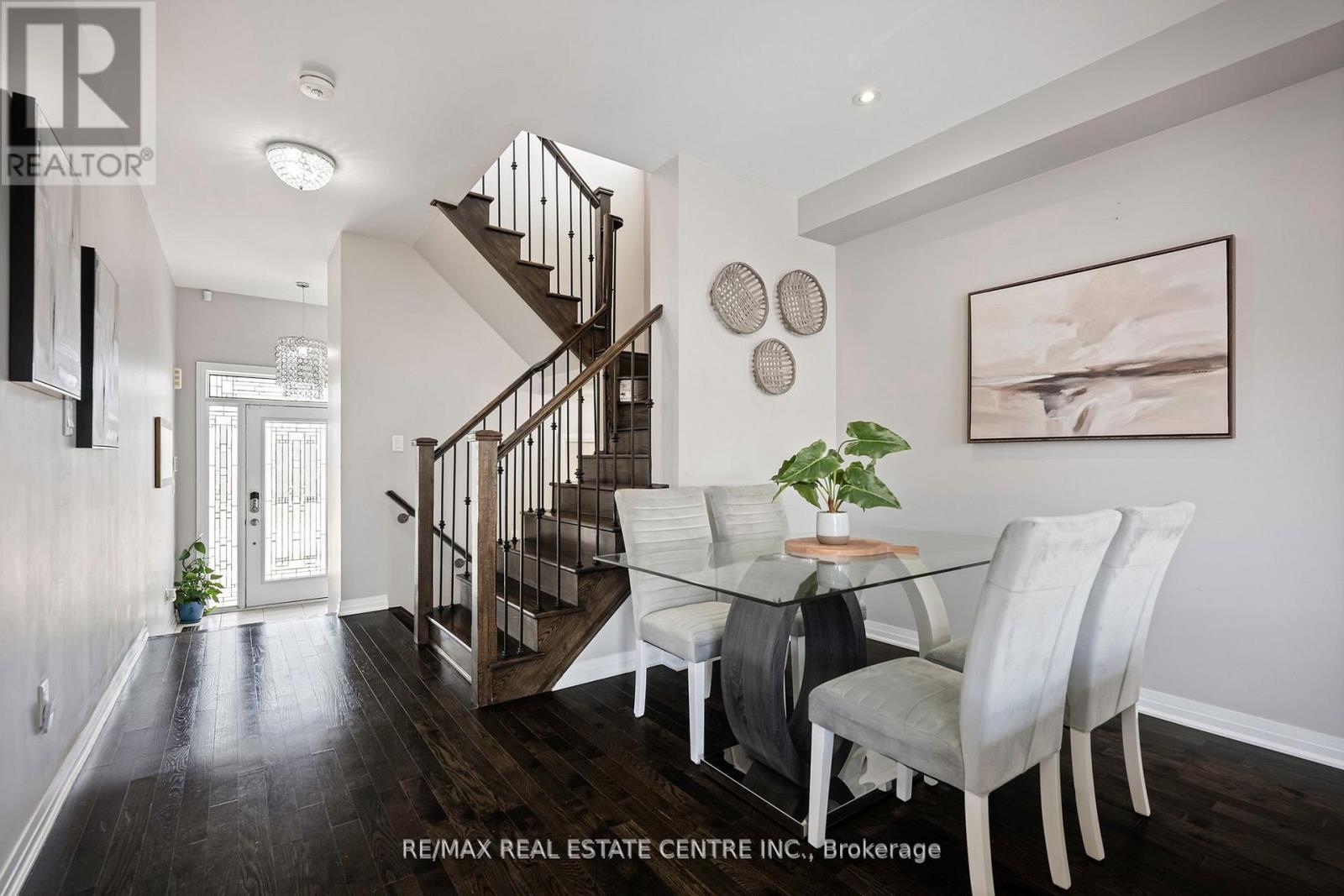 9 Porter Drive, Orangeville, Ontario L9W 6Z4 - Photo 5 - W12594658