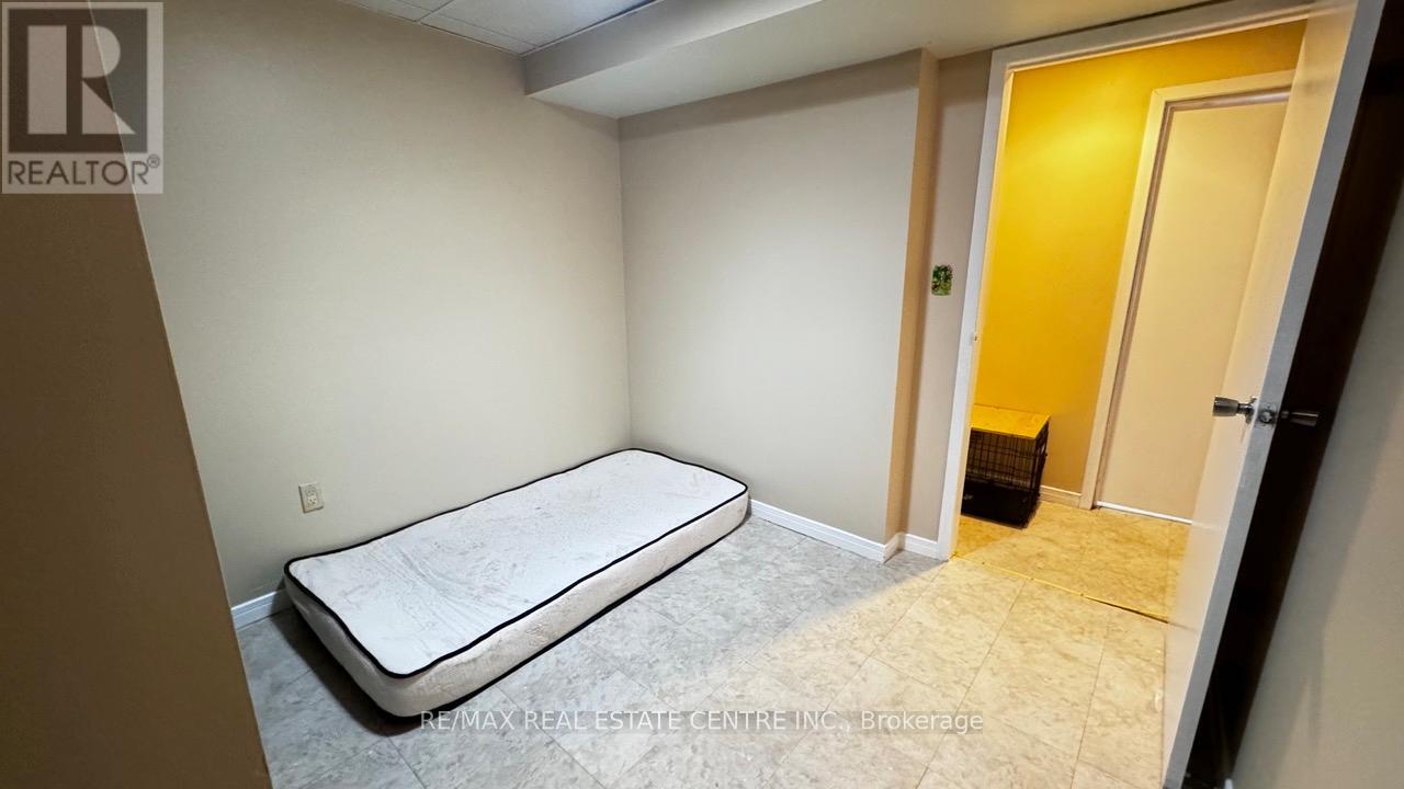 45 Wexford Road, Brampton, Ontario L6Z 2W4 - Photo 19 - W12594678