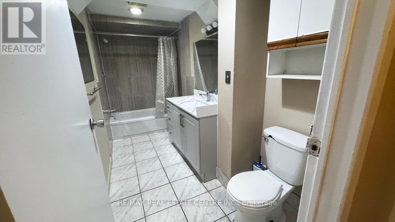 45 Wexford Road, Brampton, Ontario L6Z 2W4 - Photo 21 - W12594678