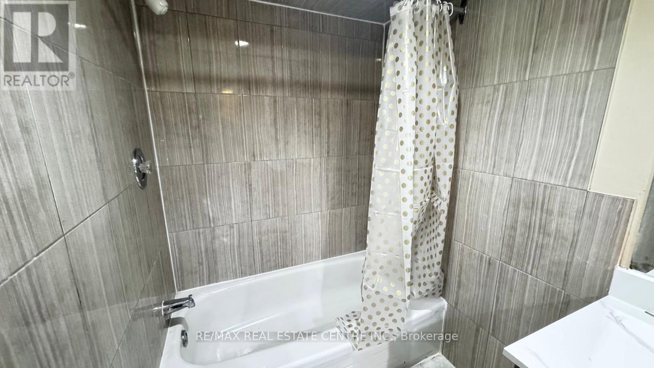 45 Wexford Road, Brampton, Ontario L6Z 2W4 - Photo 23 - W12594678