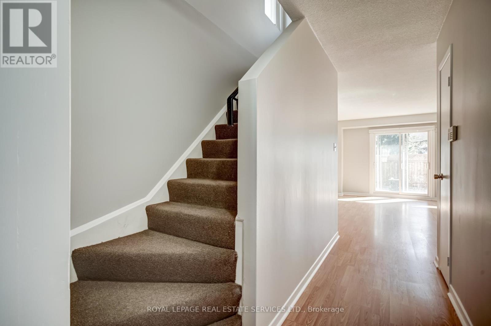 1 - 2411 Sovereign Street, Oakville, Ontario L6L 1M1 - Photo 11 - W12594684
