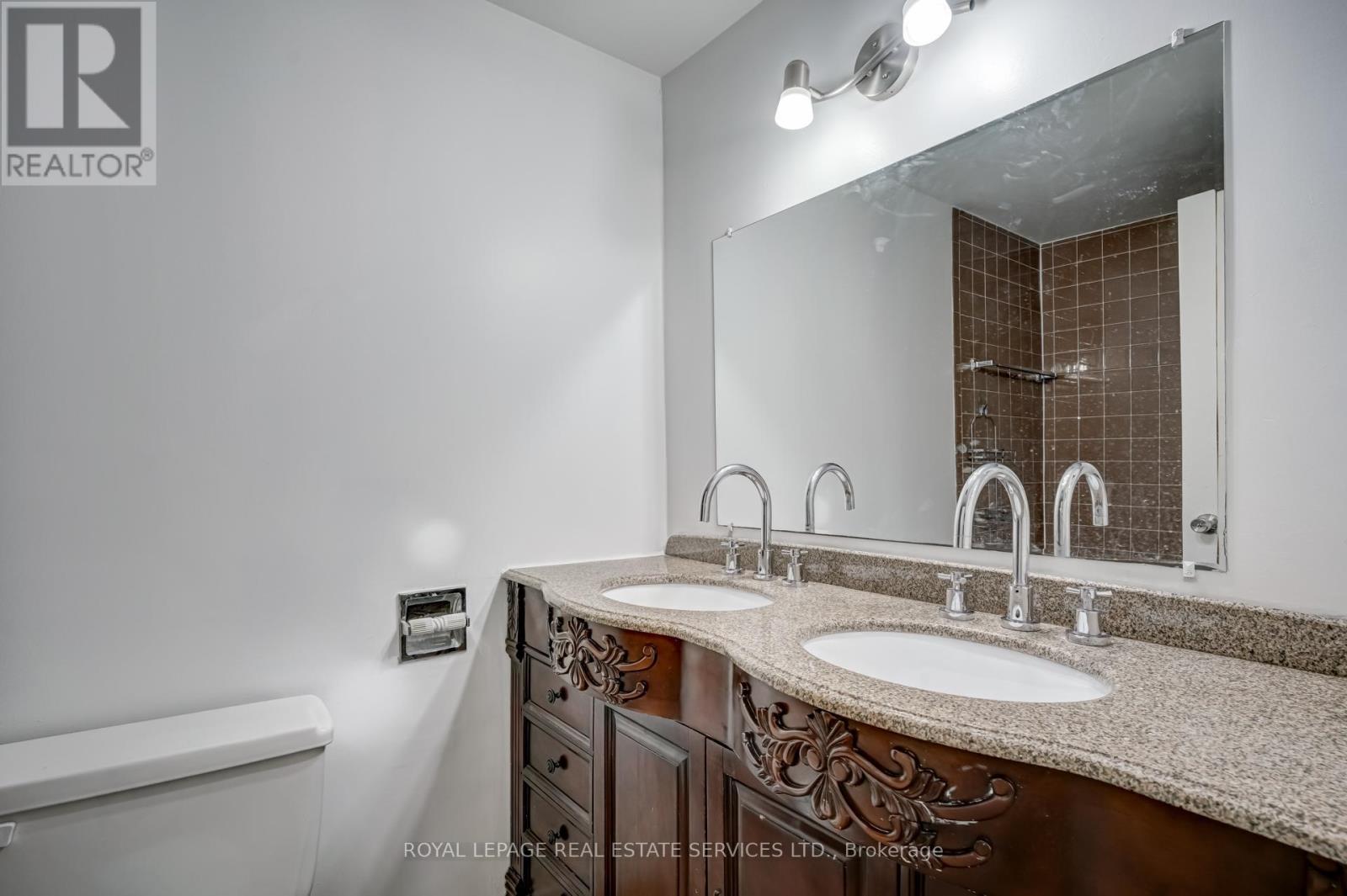 1 - 2411 Sovereign Street, Oakville, Ontario L6L 1M1 - Photo 17 - W12594684