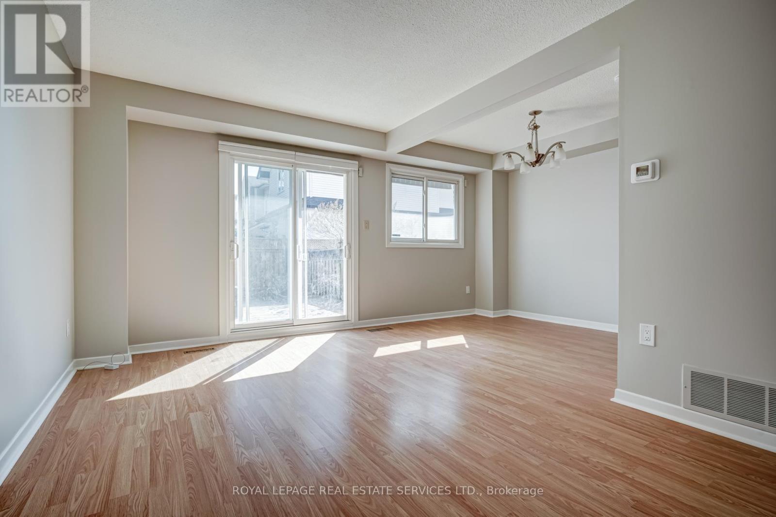 1 - 2411 Sovereign Street, Oakville, Ontario L6L 1M1 - Photo 5 - W12594684