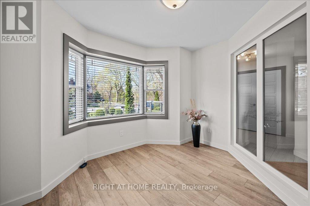 704 Cedar Avenue, Burlington, Ontario  L7T 2R7 - Photo 15 - W12594694