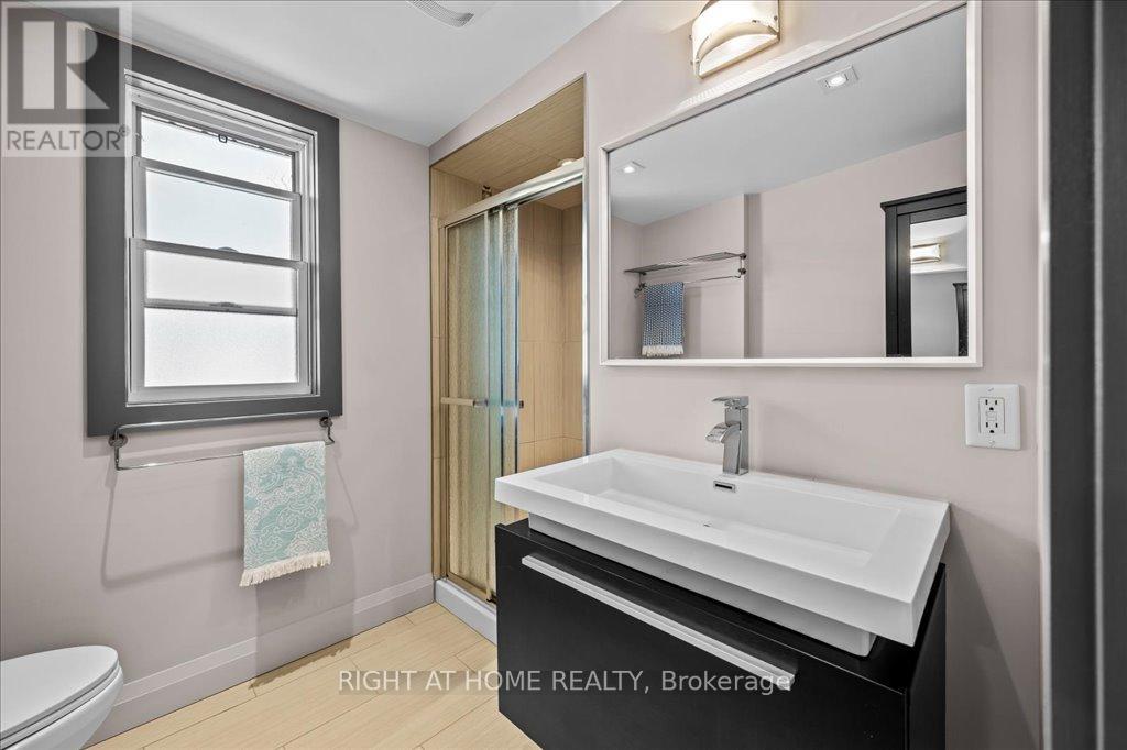 704 Cedar Avenue, Burlington, Ontario  L7T 2R7 - Photo 18 - W12594694