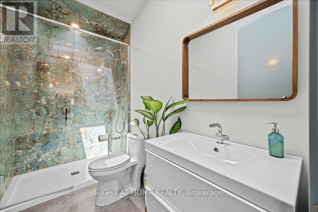 704 Cedar Avenue, Burlington, Ontario  L7T 2R7 - Photo 24 - W12594694