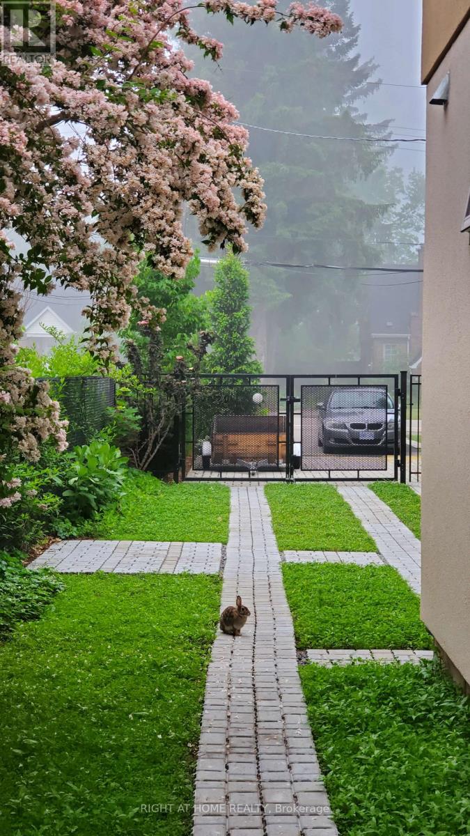 704 Cedar Avenue, Burlington, Ontario  L7T 2R7 - Photo 44 - W12594694