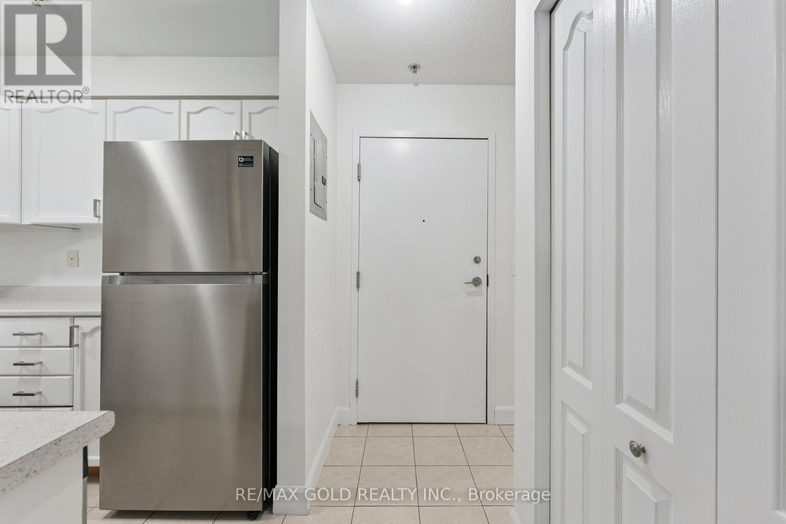 2104 - 6 Dayspring Circle, Brampton, Ontario  L6P 2Z6 - Photo 11 - W12594698