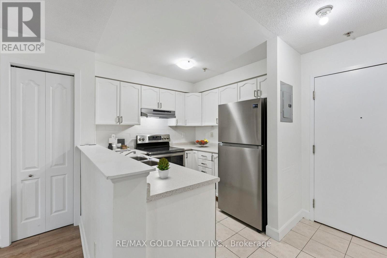 2104 - 6 Dayspring Circle, Brampton, Ontario  L6P 2Z6 - Photo 15 - W12594698