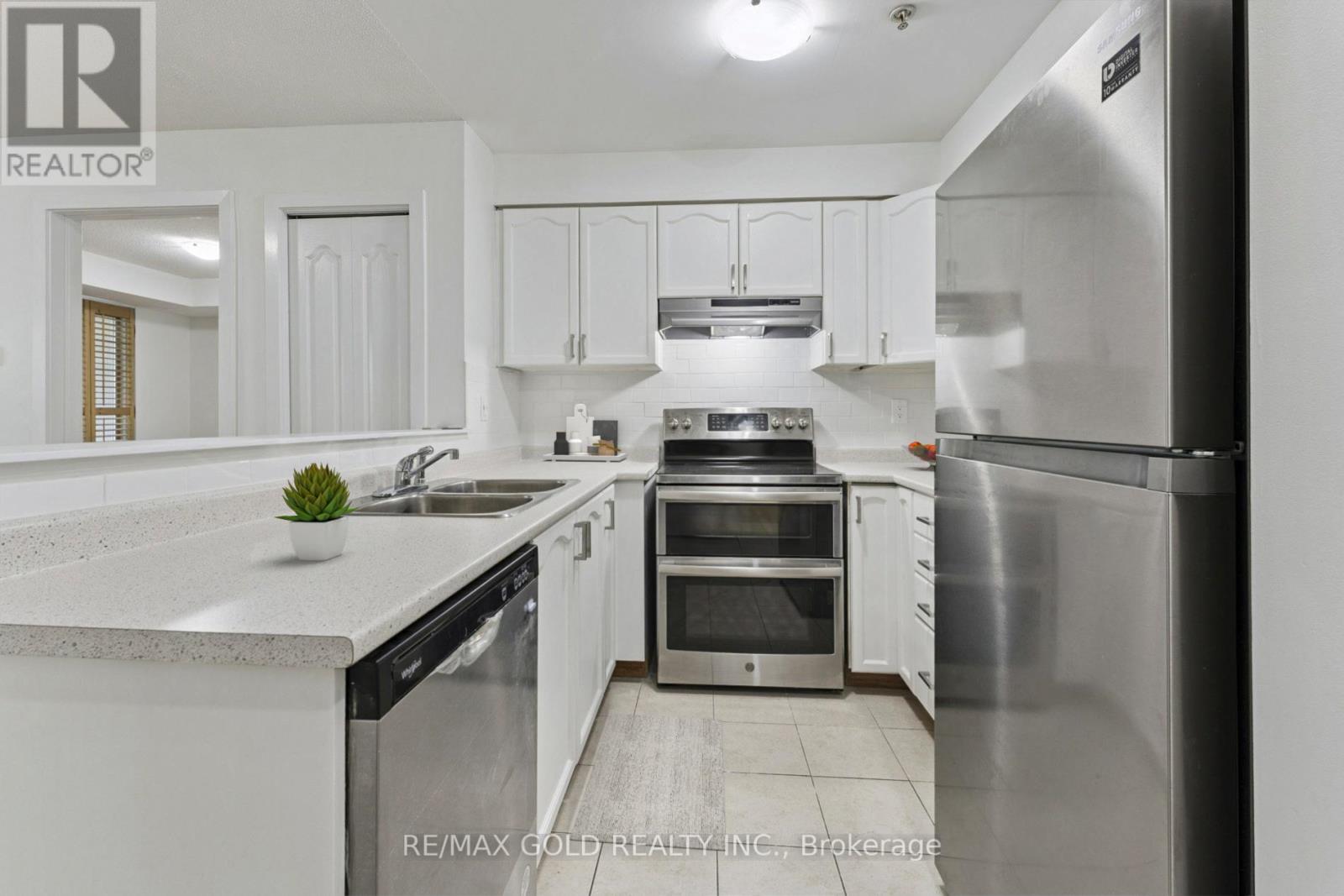 2104 - 6 Dayspring Circle, Brampton, Ontario  L6P 2Z6 - Photo 16 - W12594698