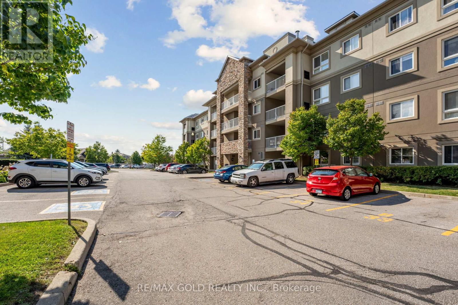 2104 - 6 Dayspring Circle, Brampton, Ontario  L6P 2Z6 - Photo 2 - W12594698