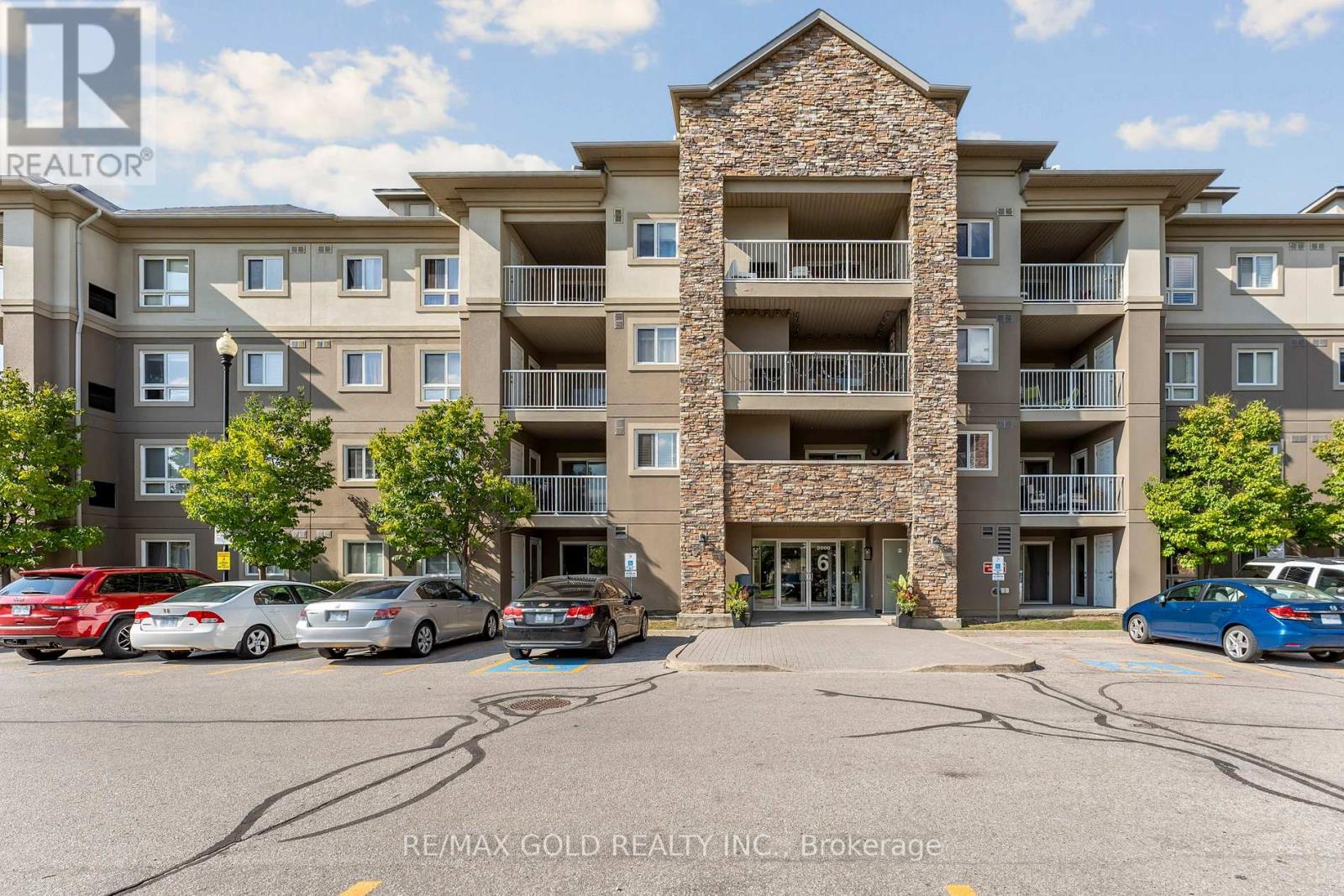 2104 - 6 Dayspring Circle, Brampton, Ontario  L6P 2Z6 - Photo 3 - W12594698