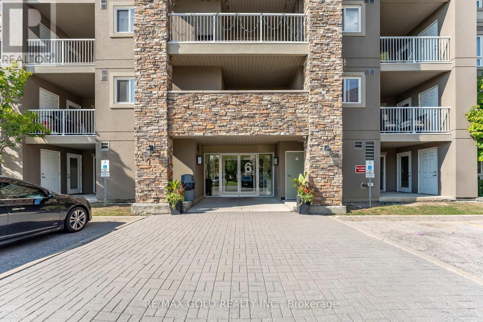 2104 - 6 Dayspring Circle, Brampton, Ontario  L6P 2Z6 - Photo 5 - W12594698