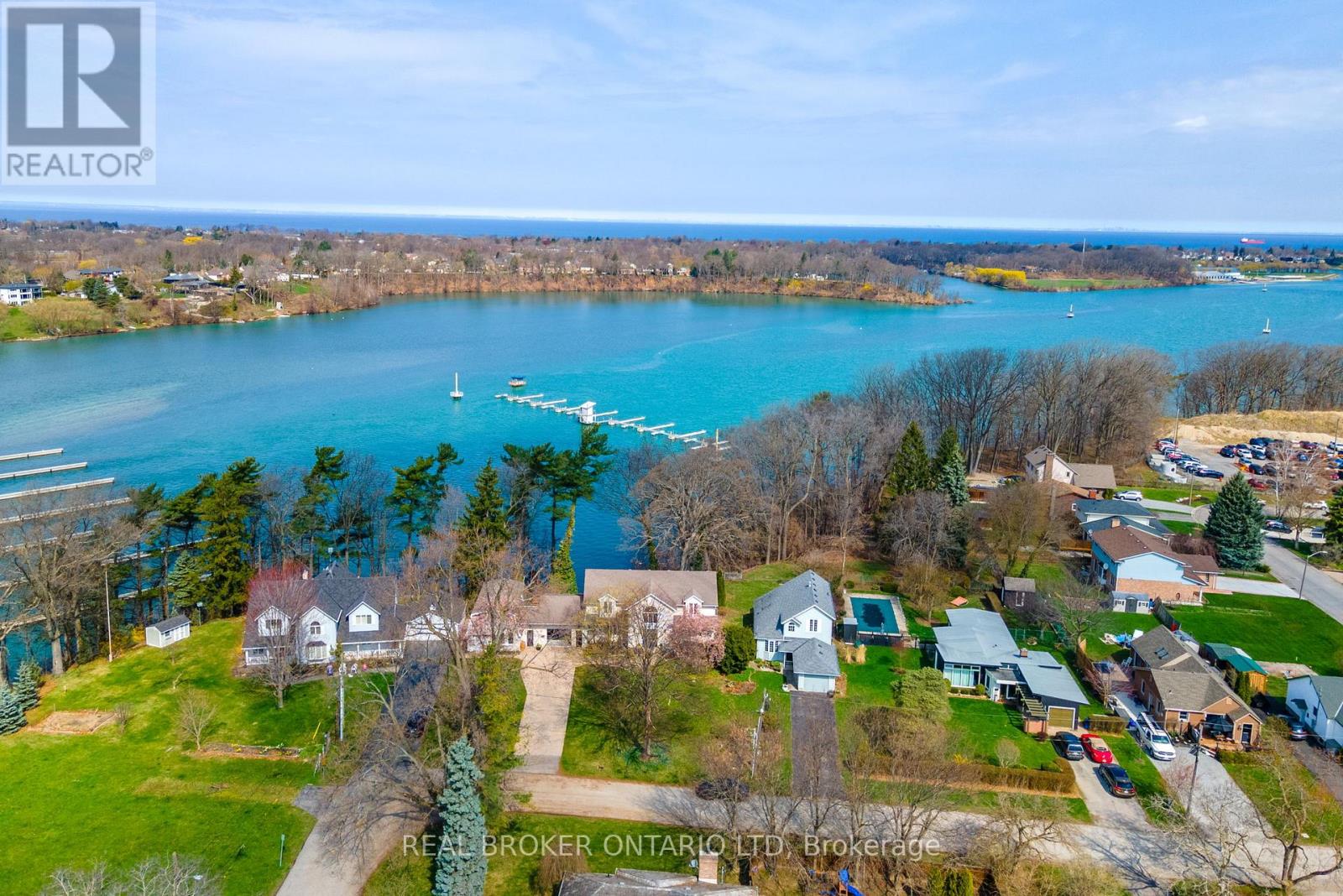 50 Henley Drive, St. Catharines, Ontario  L2N 4A9 - Photo 2 - X12409106