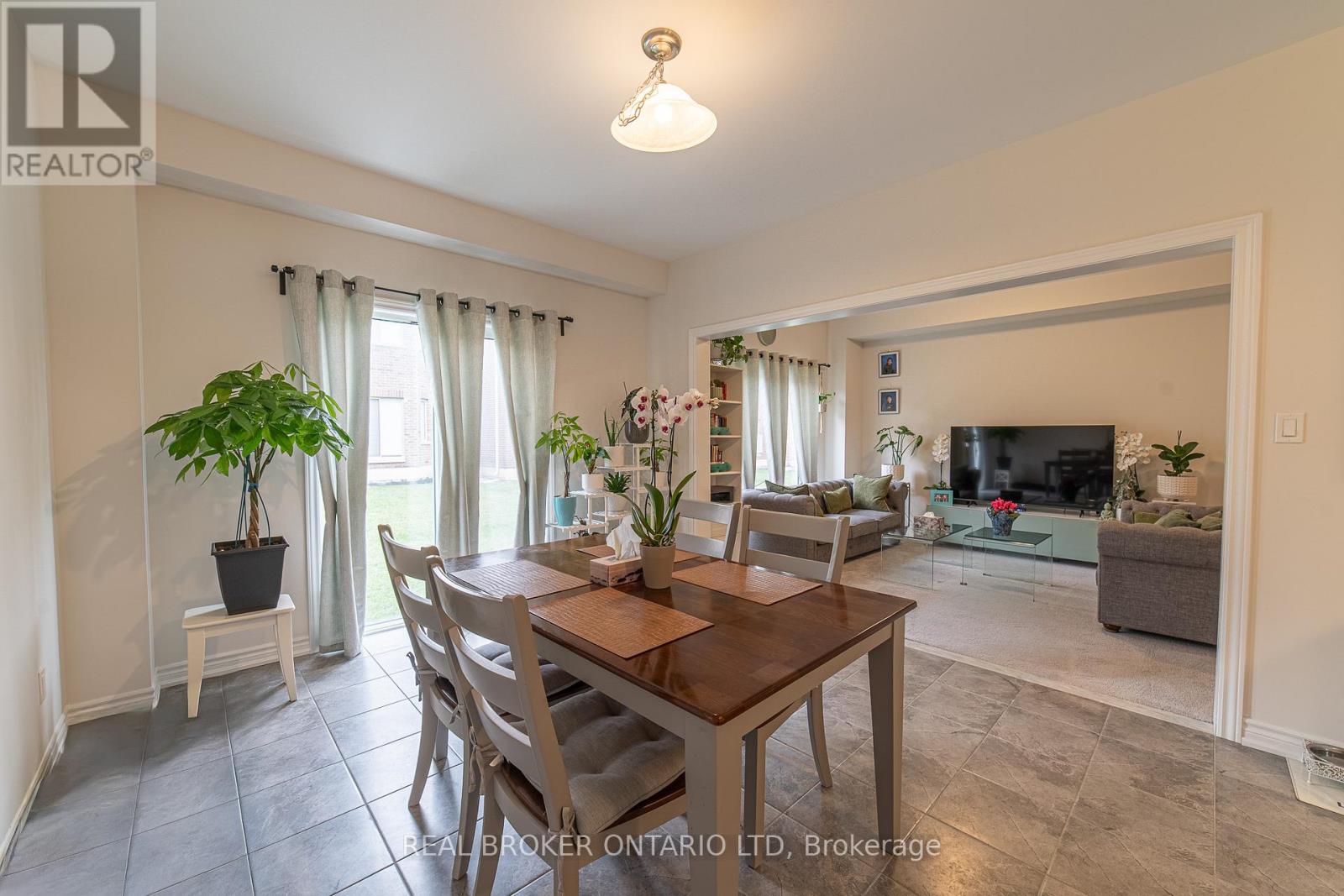 225 Palace Street, Thorold, Ontario  L2V 5G7 - Photo 12 - X12554330