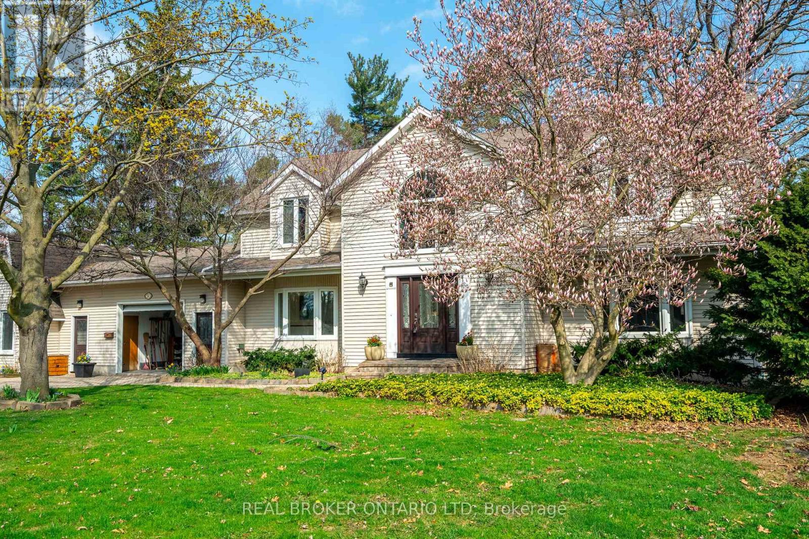 50 Henley Drive, St. Catharines, Ontario  L2N 4A9 - Photo 6 - X12409106