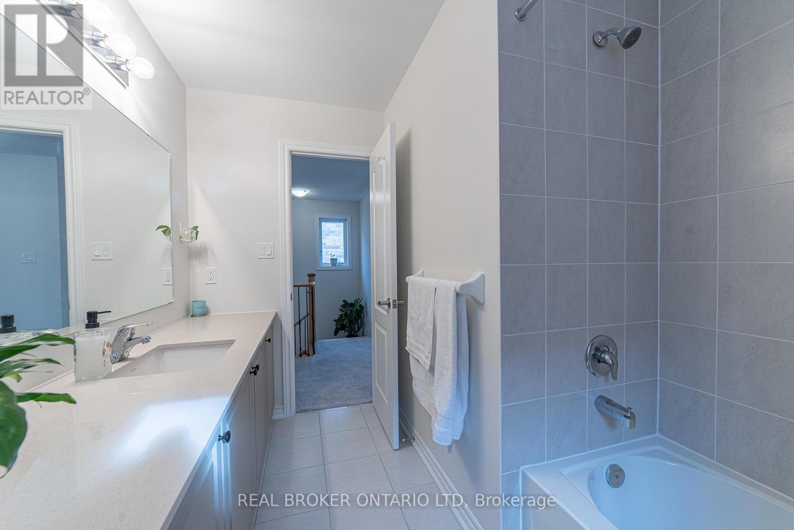 225 Palace Street, Thorold, Ontario  L2V 5G7 - Photo 24 - X12554330