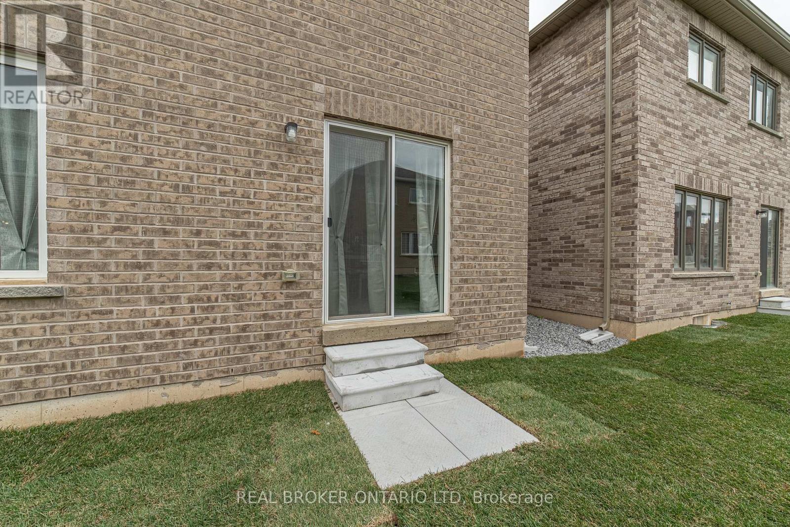 225 Palace Street, Thorold, Ontario  L2V 5G7 - Photo 48 - X12554330