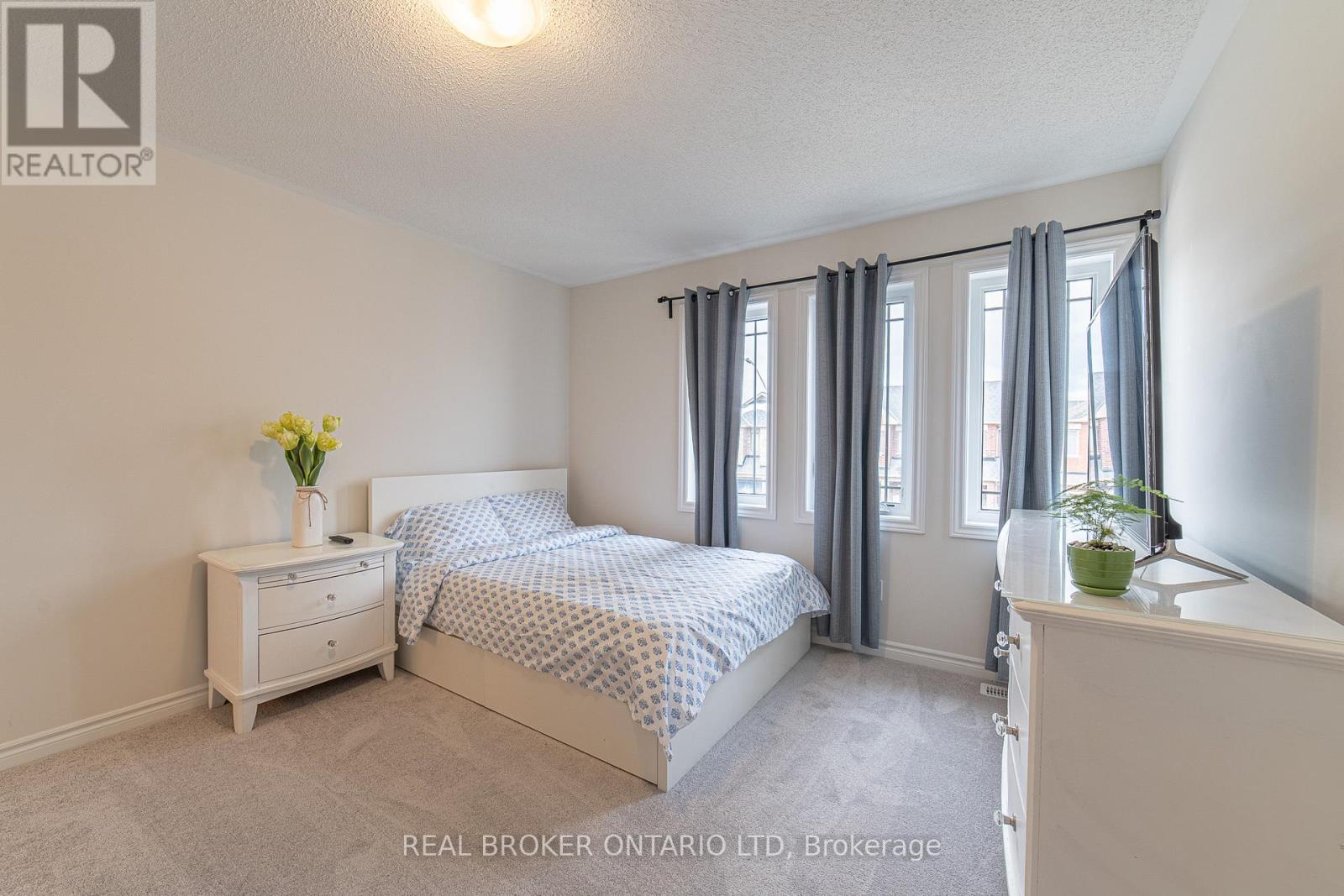 225 Palace Street, Thorold, Ontario  L2V 5G7 - Photo 28 - X12554330