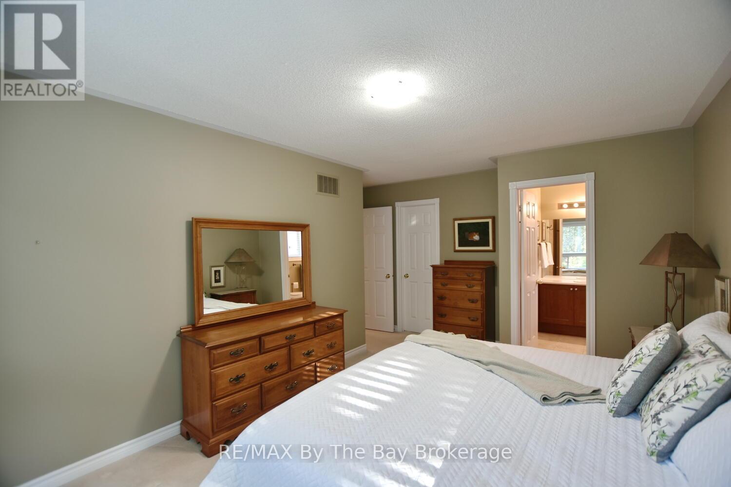 10 Cherry Sands Crescent, Wasaga Beach, Ontario  L9Z 1P5 - Photo 21 - S12513912
