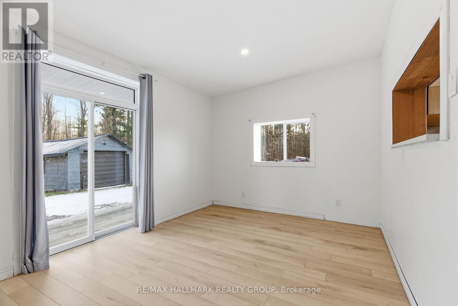 10450 Clark Road, North Dundas, Ontario K0E 1S0 - Photo 12 - X12594726