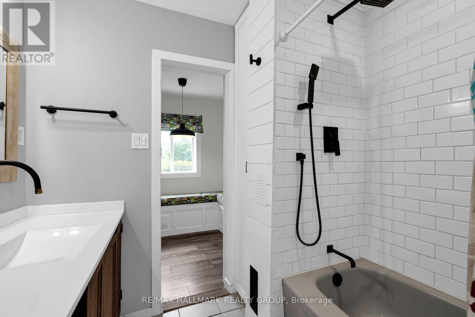 10450 Clark Road, North Dundas, Ontario K0E 1S0 - Photo 14 - X12594726