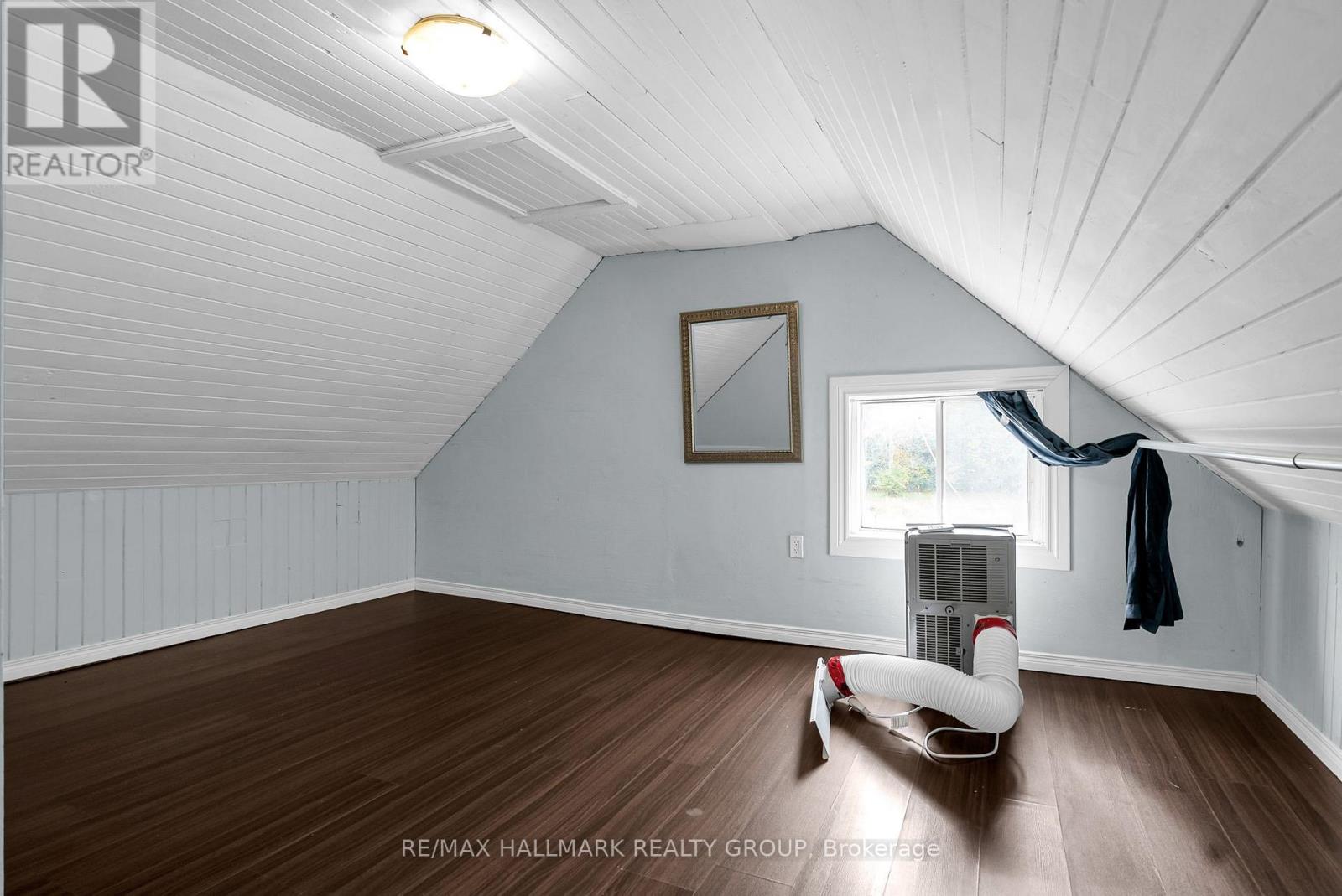 10450 Clark Road, North Dundas, Ontario K0E 1S0 - Photo 16 - X12594726