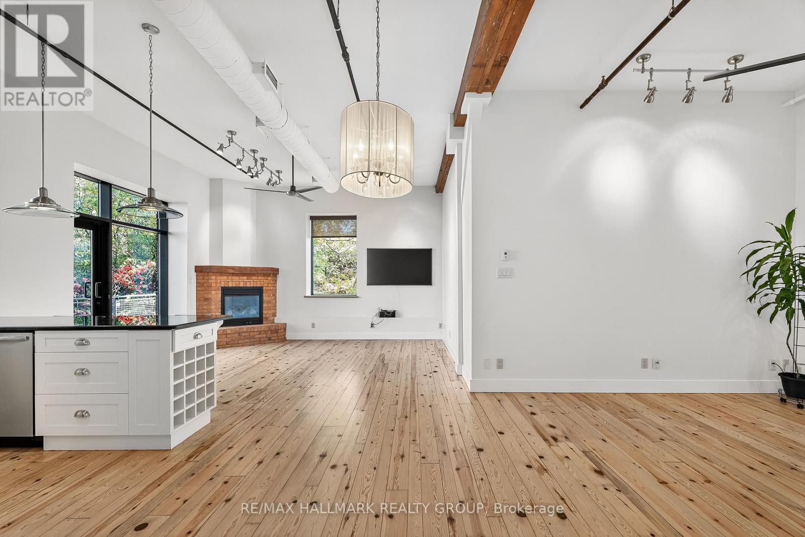 114 - 83 Little Bridge Street, Mississippi Mills, Ontario K0A 1A0 - Photo 4 - X12594728