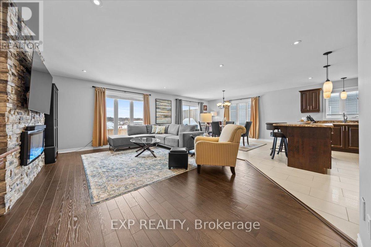 883 Oceane Street, The Nation, Ontario K0A 2M0 - Photo 2 - X12594758