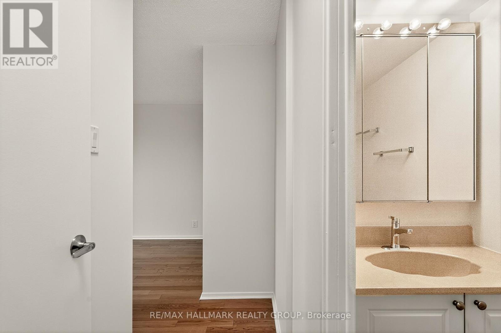 1702 - 1195 Richmond Road, Ottawa, Ontario  K2B 8E4 - Photo 36 - X12594762