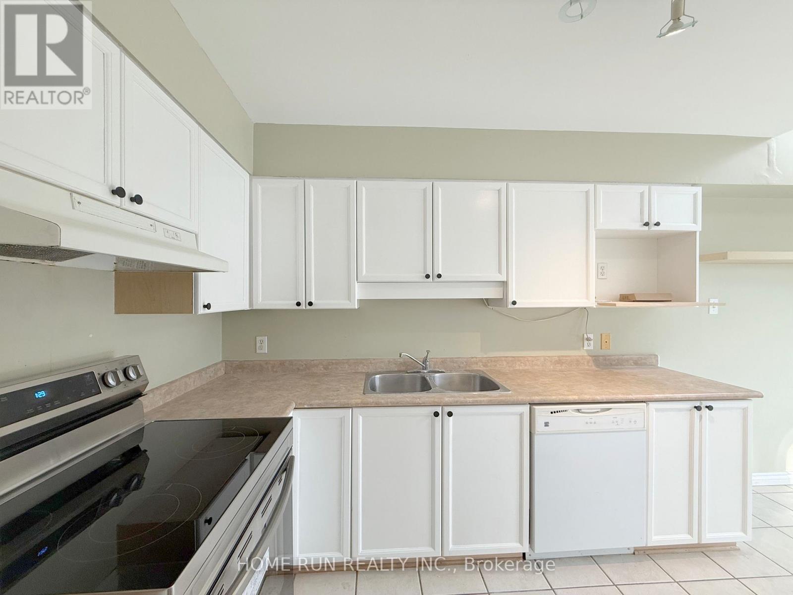 95 Hemlo Crescent, Ottawa, Ontario  K2T 1E1 - Photo 13 - X12594778