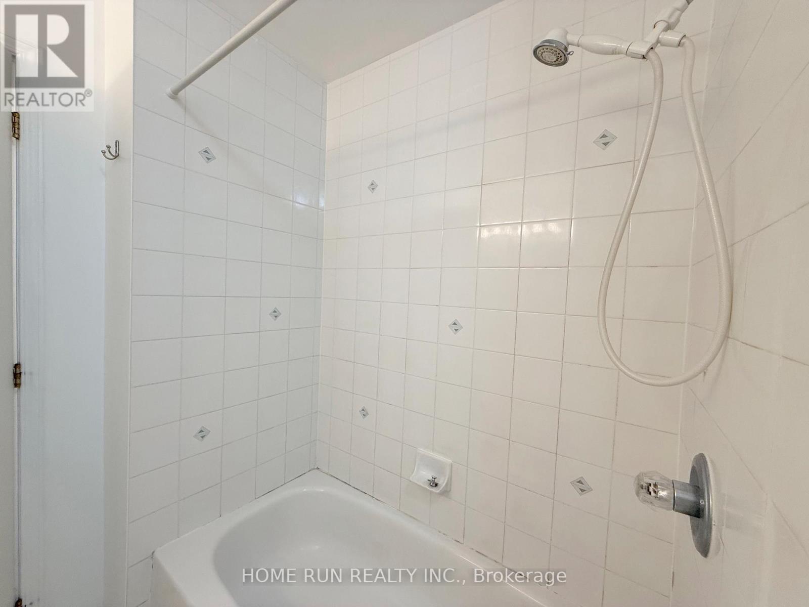 95 Hemlo Crescent, Ottawa, Ontario  K2T 1E1 - Photo 24 - X12594778