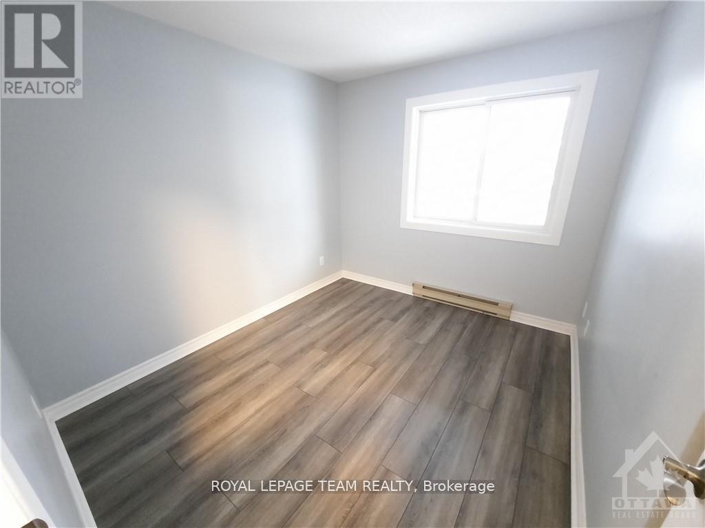 213 316 Lorry Greenberg Drive, Ottawa, Ontario K1T 2P4 - Photo 11 - X12594796