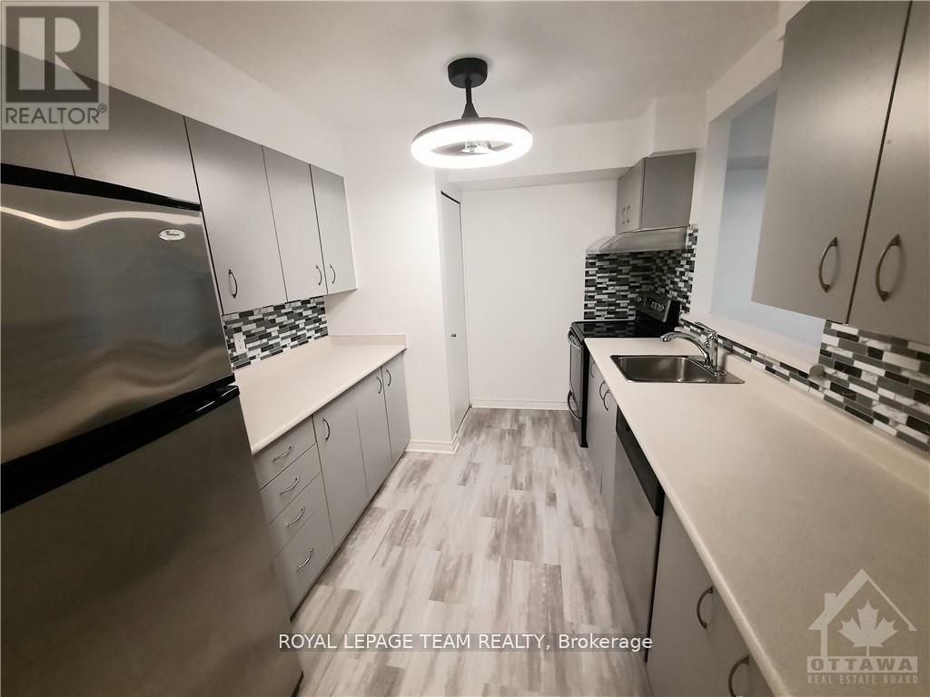 213 316 Lorry Greenberg Drive, Ottawa, Ontario K1T 2P4 - Photo 3 - X12594796