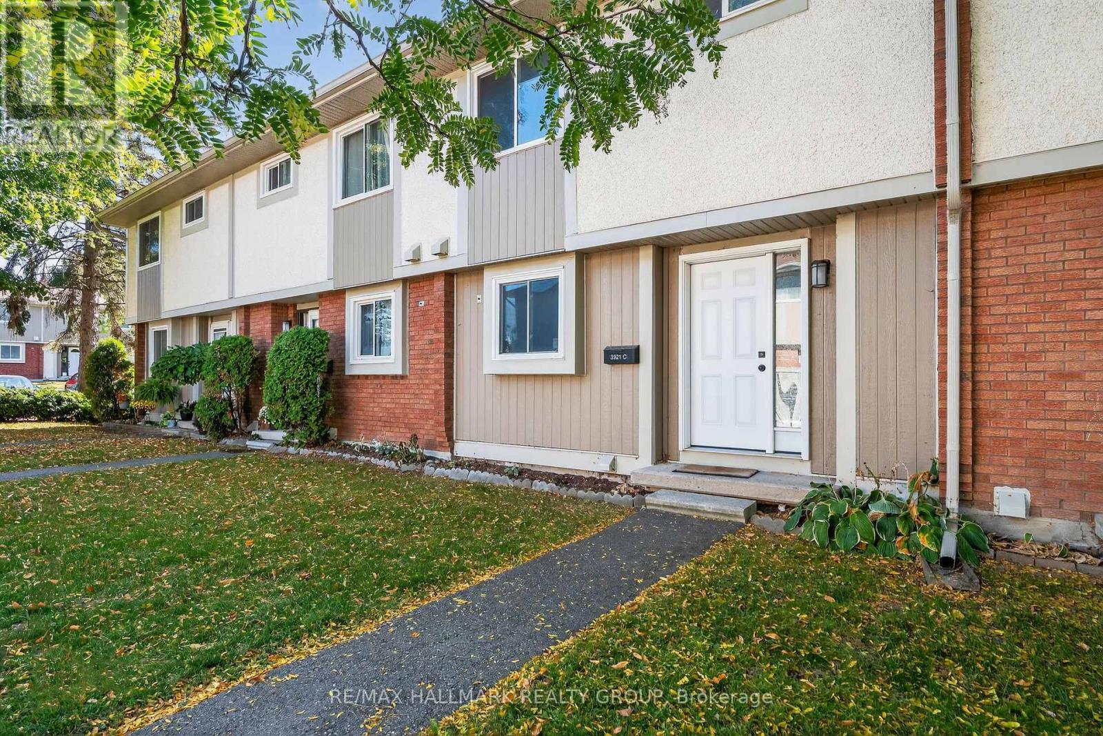 3921c Old Richmond Road, Ottawa, Ontario K2H 8T9 - Photo 3 - X12594858