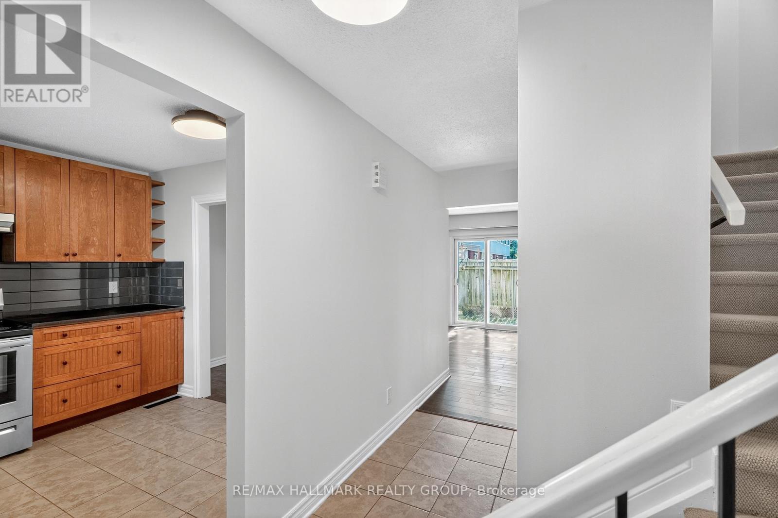 3921c Old Richmond Road, Ottawa, Ontario K2H 8T9 - Photo 5 - X12594858