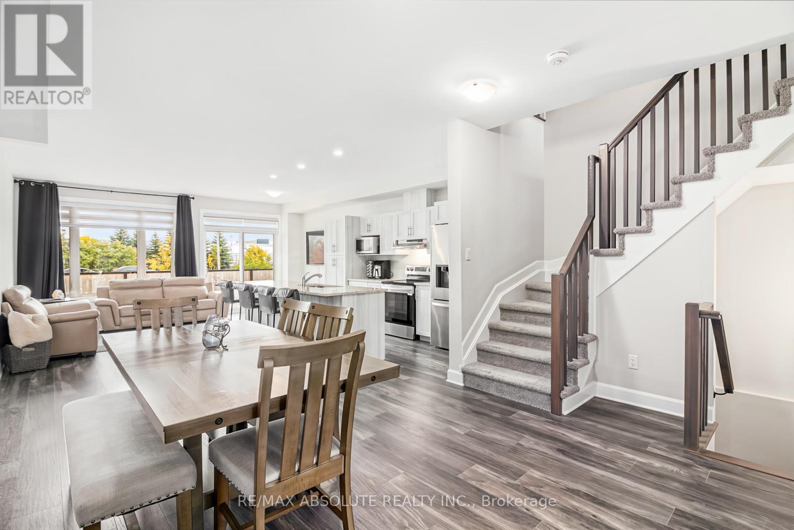 184 Hooper Street, Carleton Place, Ontario K7C 0W2 - Photo 3 - X12594872