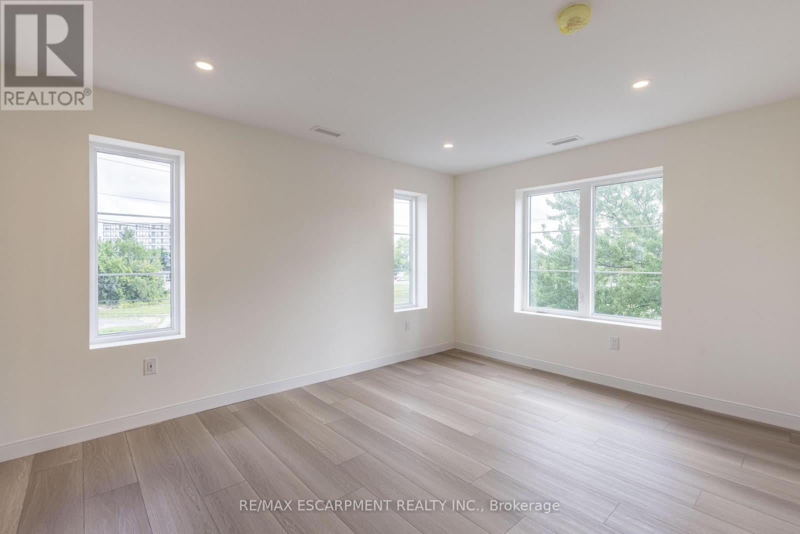 303 - 119 Lincoln Street, Welland, Ontario L3C 6P8 - Photo 13 - X12594636