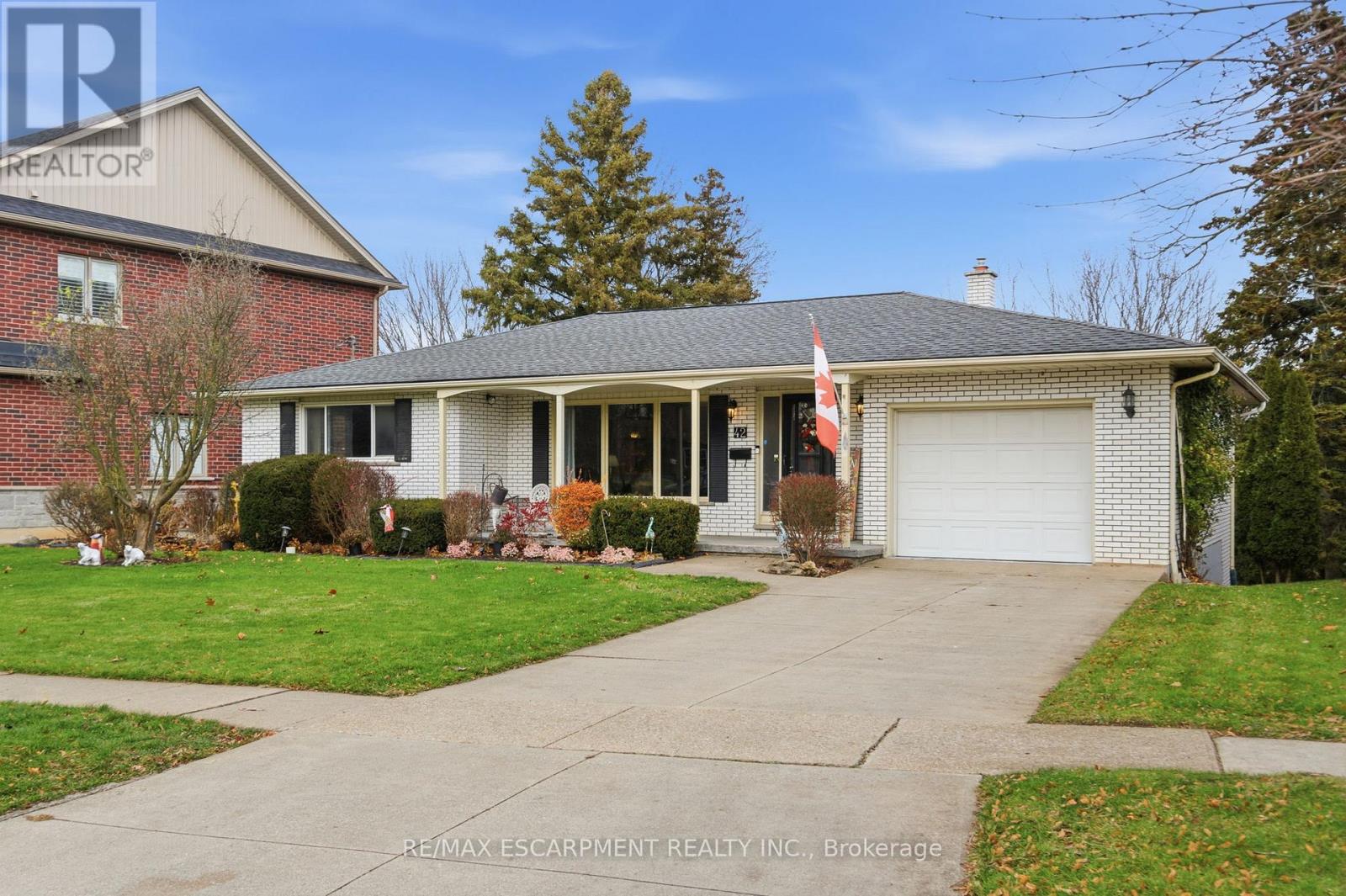 42 Henrietta Street, St. Catharines, Ontario L2S 2M6 - Photo 3 - X12594656