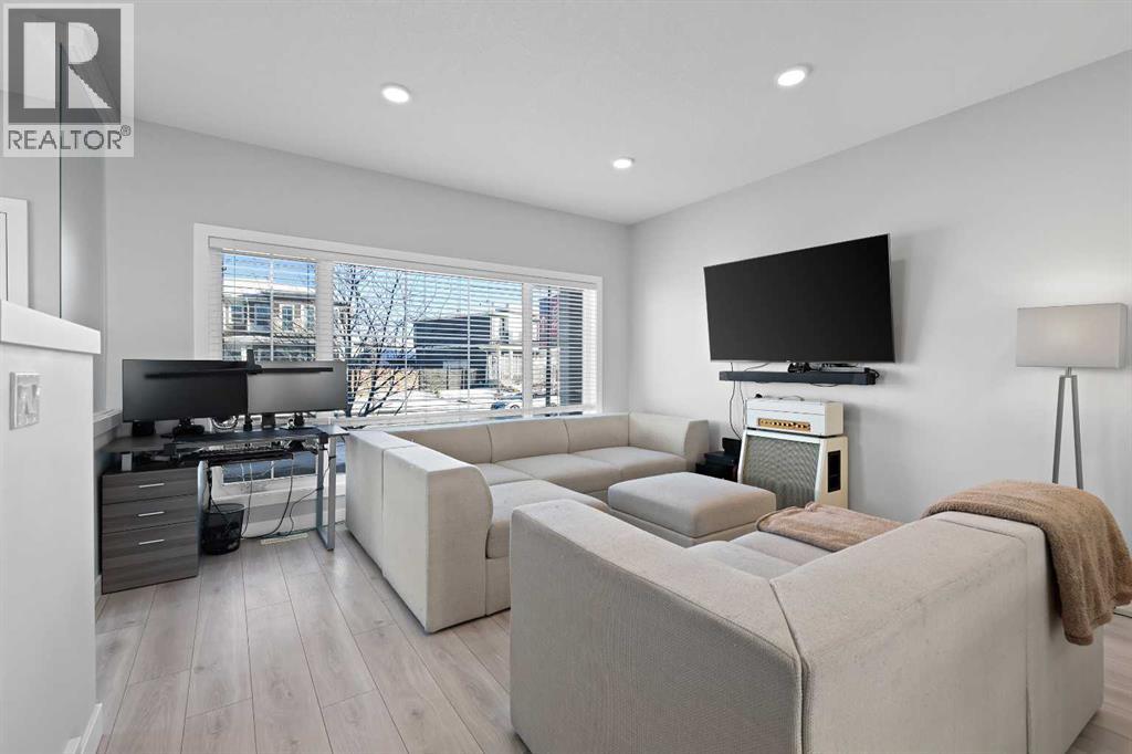 1249 Carrington Boulevard Nw, Calgary, Alberta  T3P 1M2 - Photo 5 - A2271958