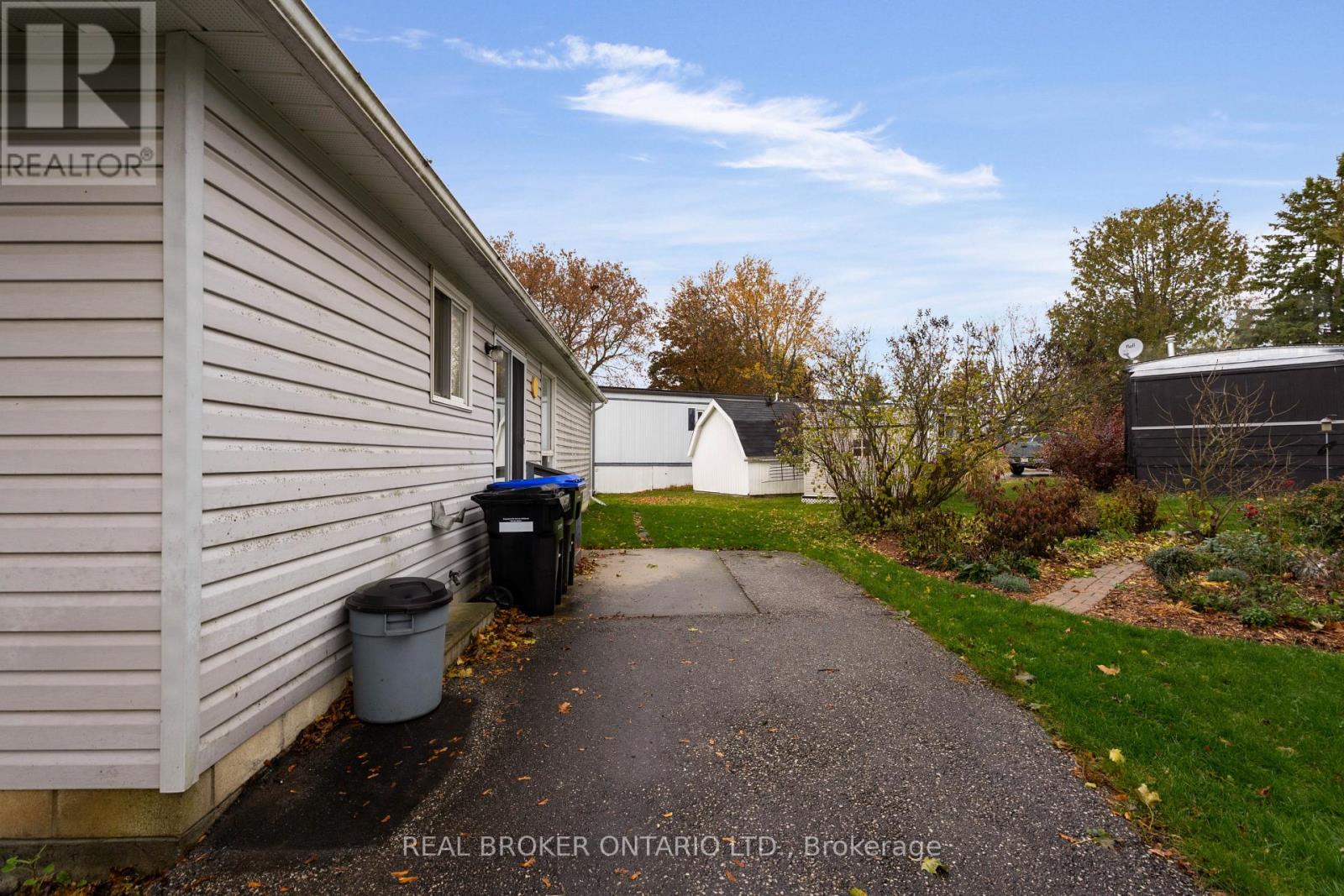 8 Maple Leaf Terrace, Innisfil, Ontario  L0L 1L0 - Photo 20 - N12527628