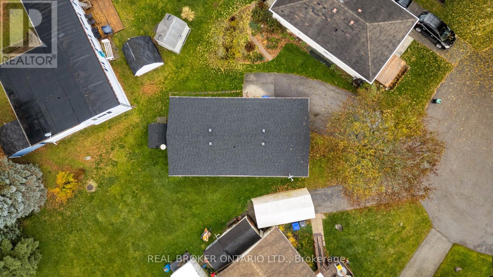 8 Maple Leaf Terrace, Innisfil, Ontario  L0L 1L0 - Photo 29 - N12527628