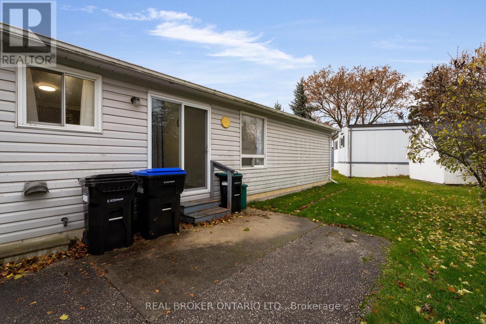 8 Maple Leaf Terrace, Innisfil, Ontario  L0L 1L0 - Photo 21 - N12527628